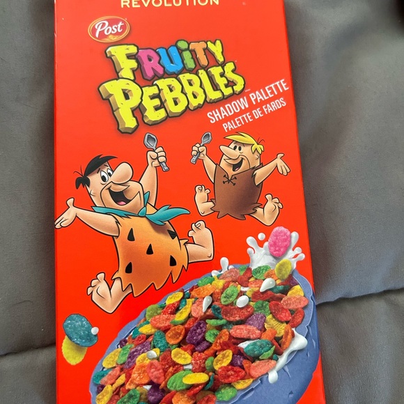 Fruity pebbles and cocoa pebbles eyeshadow palettes - Picture 5 of 14